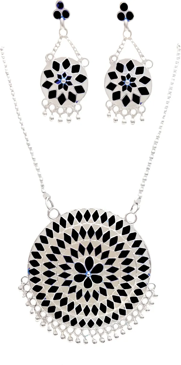 Assamese_Traditional_Silver_Plated_Black_Colour_Japi_Chain_Jewellery_Set_For_Women